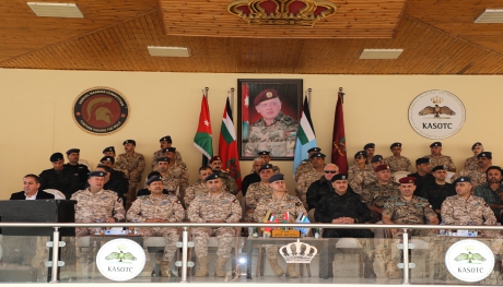 قائد سلاح الجو الملكي يخرج دورة الشرطة الخاصة 1 
