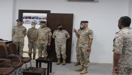 قائد سلاح الجو الملكي يزور مدرسة الأركان الصغرى