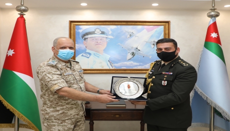 الملحق العسكري التركي يزور قيادة سلاح الجو الملكي