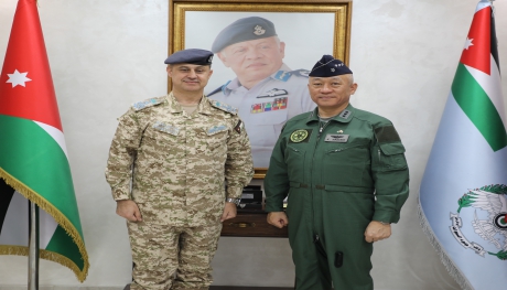 قائد سلاح الجو الملكي يستقبل مساعد رئيس هيئة الاركان المشتركة لقوات الدفا ع اليابانية