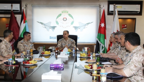 قائد سلاح الجو الملكي يزور مديرية التزويد
