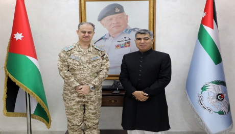 قائد سلاح الجو الملكي يستقبل السفير الباكستاني