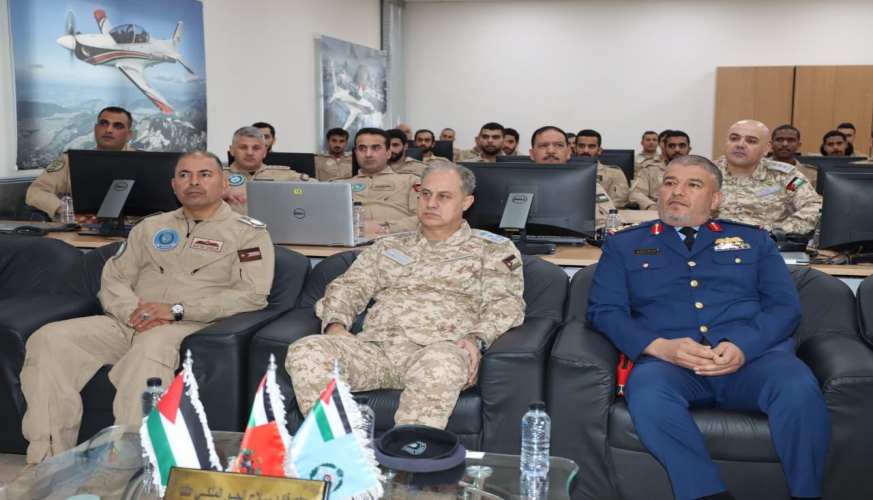 تخريج دورة الطيران التأسيسي والتعبوي المتقدمة