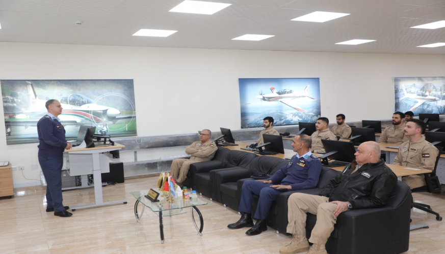 تخريج دورة الطيران التعبوي المتقدمة رقم 52