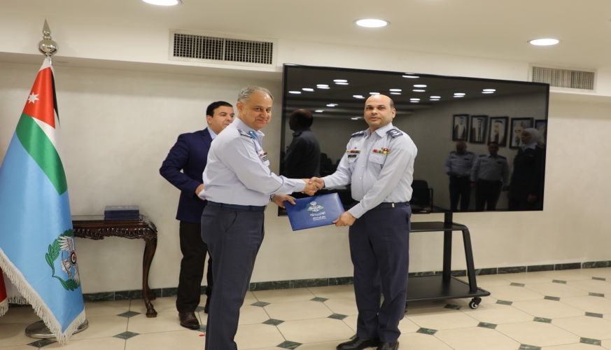 تخريج دورة دبلوم المهني تخصص التحكيم في عقود الانشاءات والفيديك