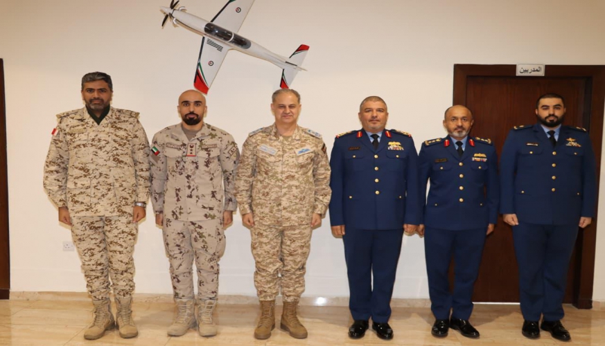 تخريج دورة الطيران التأسيسي والتعبوي المتقدمة