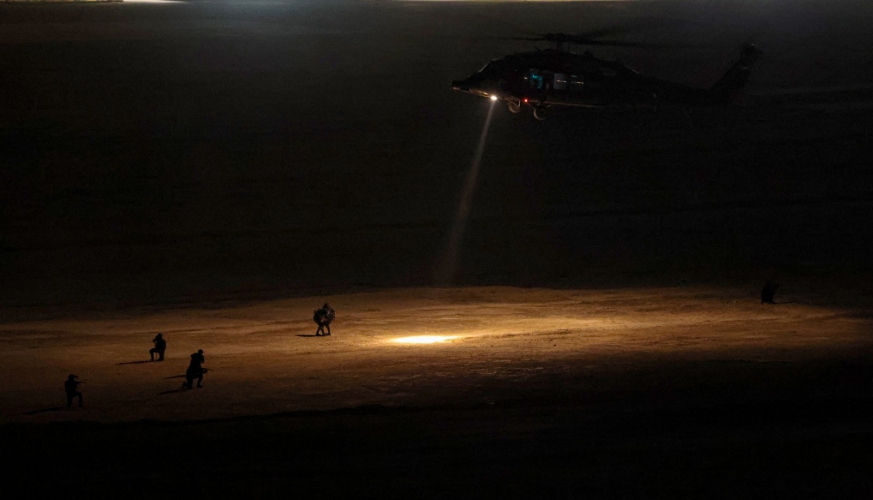 رئيس هيئة الأركان المشتركة ونظيره البحريني يتابعان تمرين 