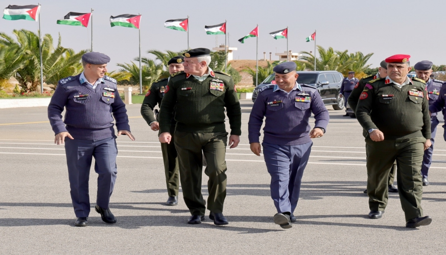 رئيس هيئة الأركان المشتركة يزور كلية الملك الحسين الجوية