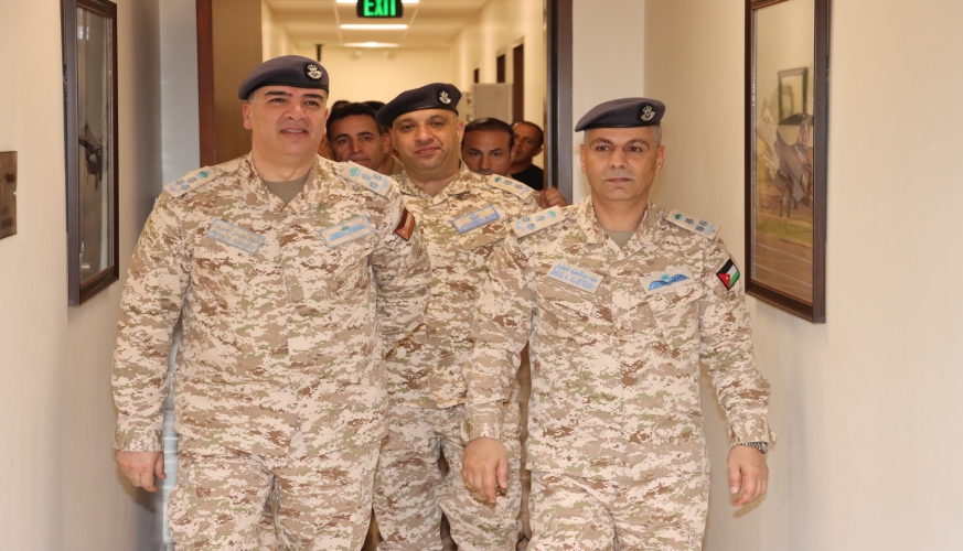 قائد سلاح الجو الملكي يزور عدد من القواعد والوحدات في سلاح الجو الملكي