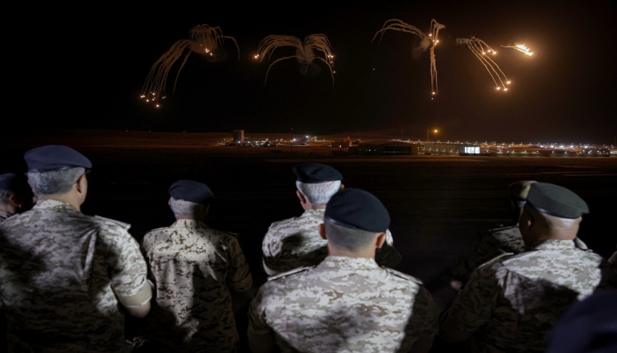 رئيس هيئة الأركان المشتركة ونظيره البحريني يتابعان تمرين 